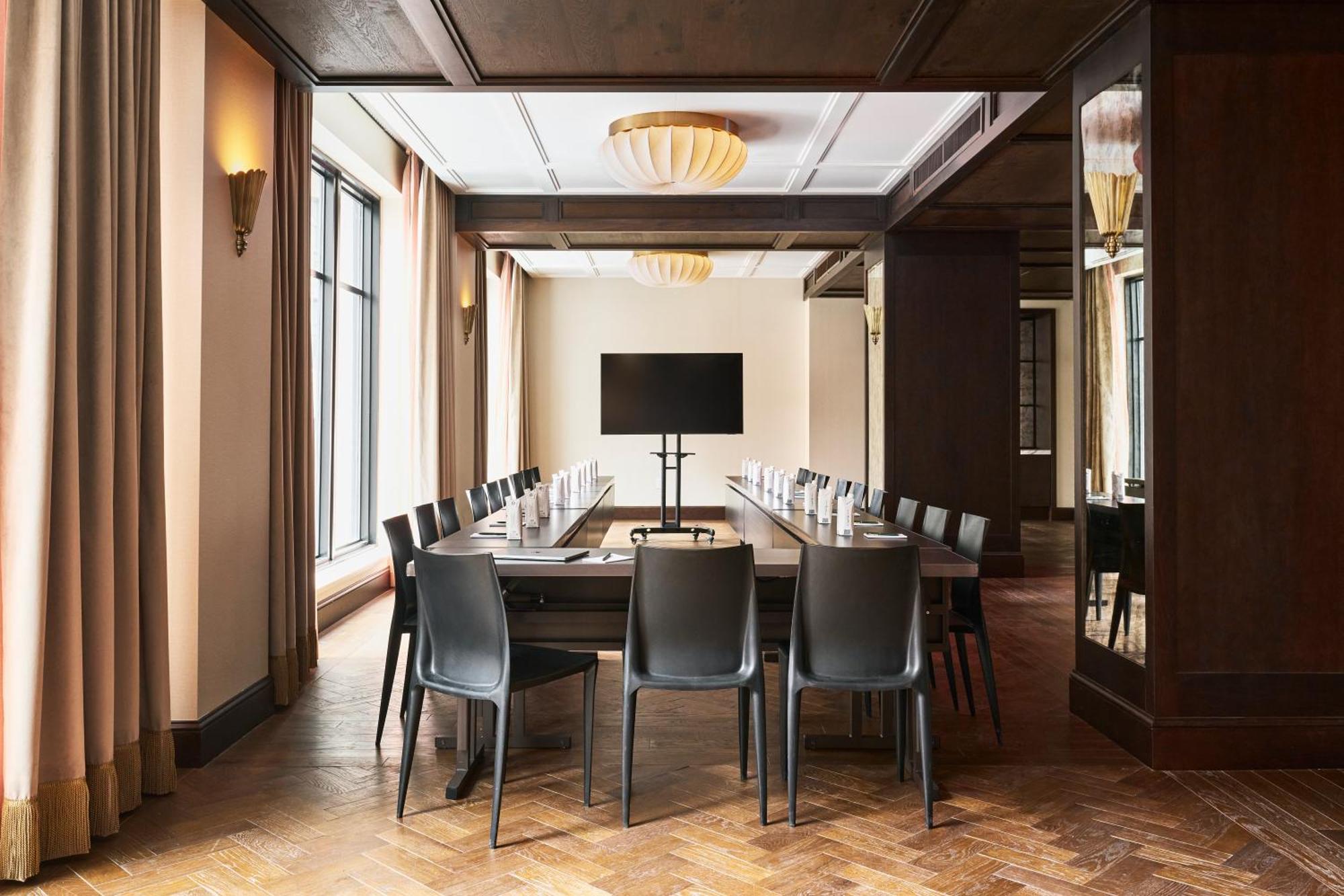 Fidelity Hotel Кливланд Екстериор снимка